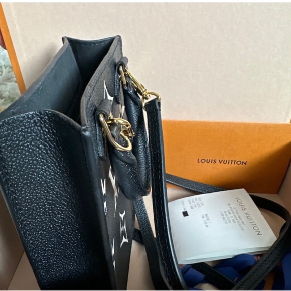 Louis Vuitton petit sac plat - Picture 2 of 3